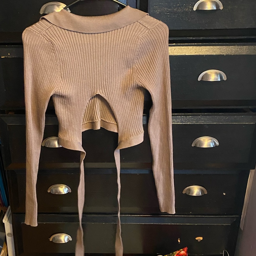 Long sleeve top with ties - Picture 2 of 3